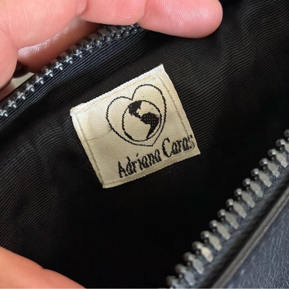 Adriana Caras Minimalist Black Crossbody Leather Shoulder Bag Riri Zippers - Picture 5 of 6